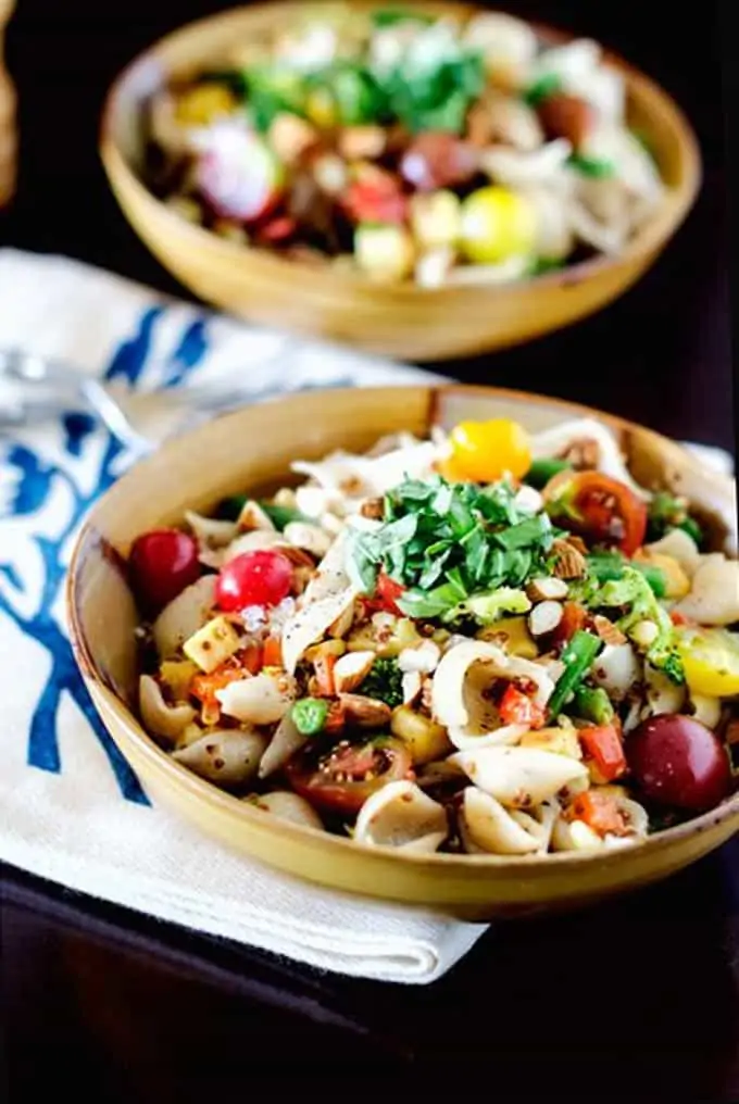 Loaded Veggie Quinoa Pasta - Loaded Veggie Quinoa Pasta - This Loaded Veggie Quinoa Pasta is a simple, delicious and nutritious meal! Perfect to make ahead for lunch or as a side dish to your next BBQ.- WendyPolisi.com