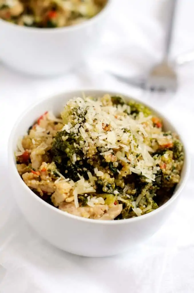 broccoli-spinach-quinoa-skillet-2-678x1024