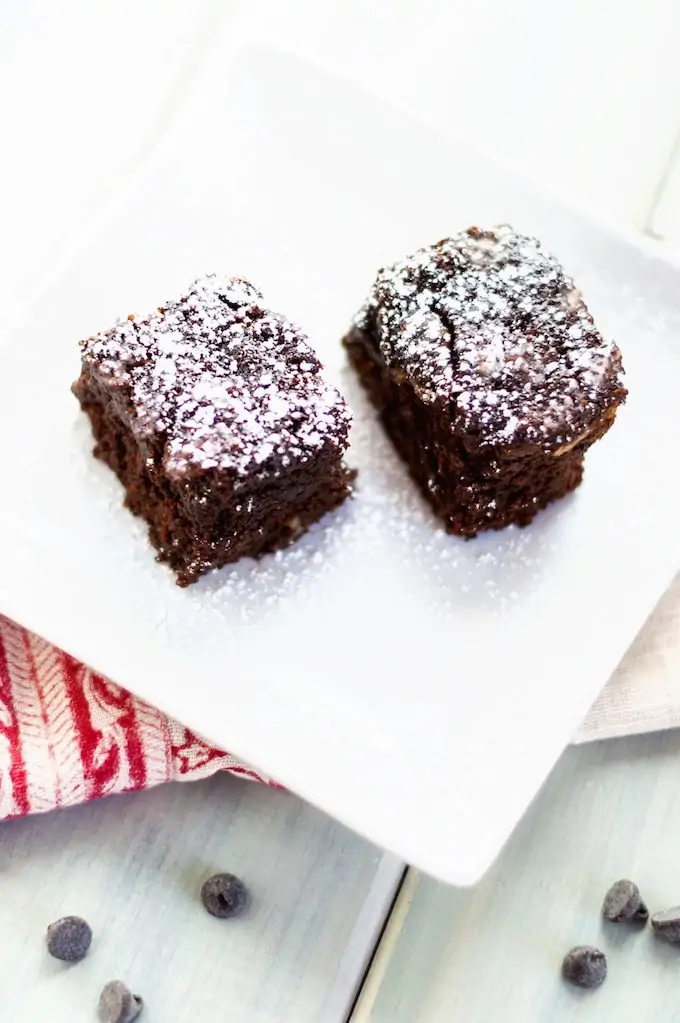 Double Chocolate Quinoa Brownies - These gluten free quinoa brownies are rich and decadent. They even have a vegan option! | WendyPolisi.com 