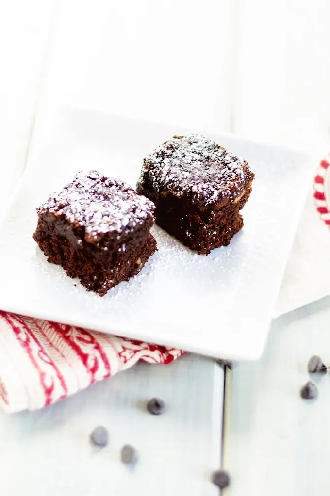 Double Chocolate Quinoa Brownies - These gluten free quinoa brownies are rich and decadent. They even have a vegan option! | WendyPolisi.com 
