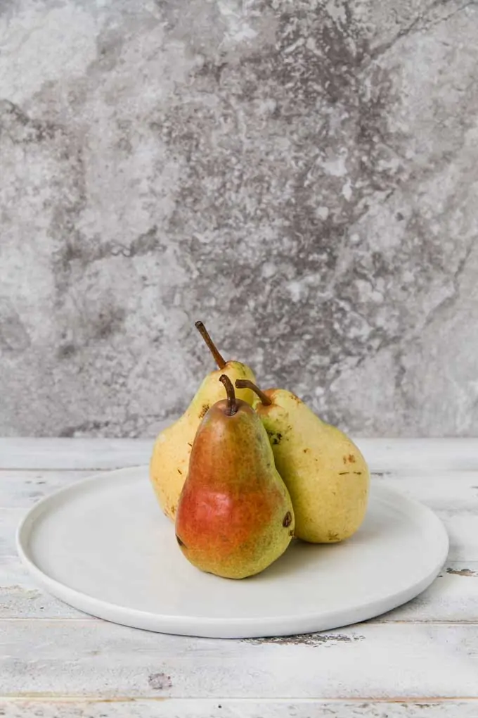 cranberry-spice-poached-pears