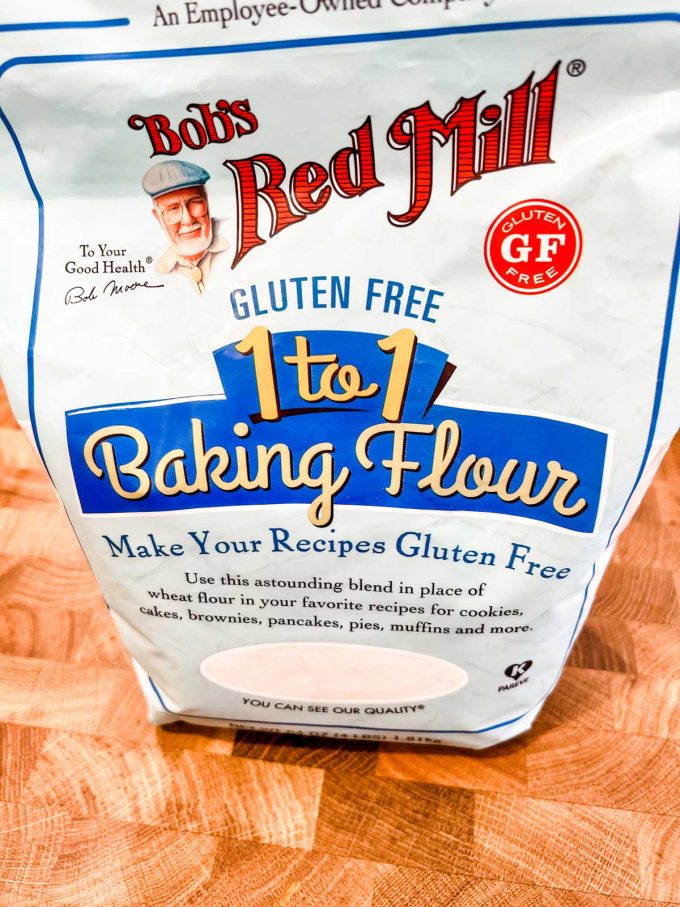 Photo of a bag of bob's red mill gluten free 1 to 1 flour.