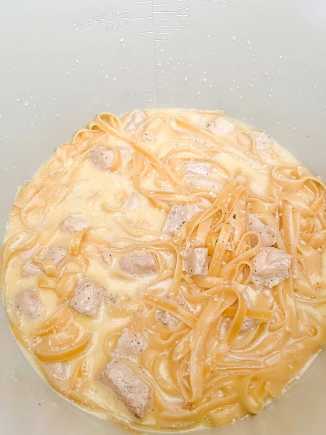 30Minute Creamy Ninja Foodi Chicken Alfredo Wendy Polisi