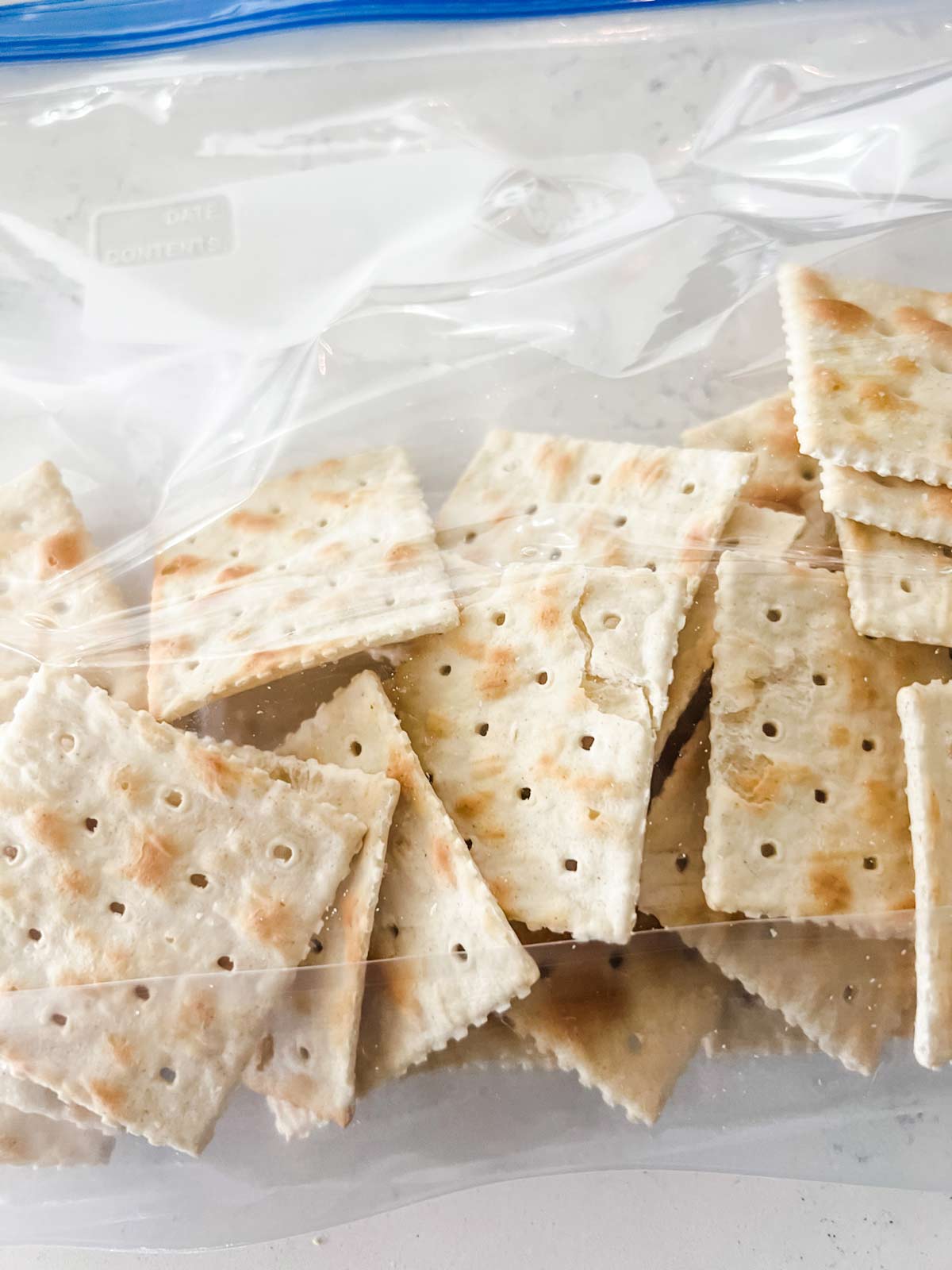 Saltine crackers in a zip top bag.